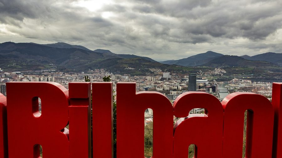 IM足球 APP — 行业资质清单示意配图